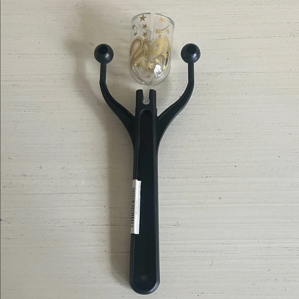 Y2K NYE Black and Gold Wall Decor with Star Design